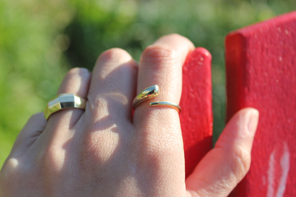 SWIRL RING