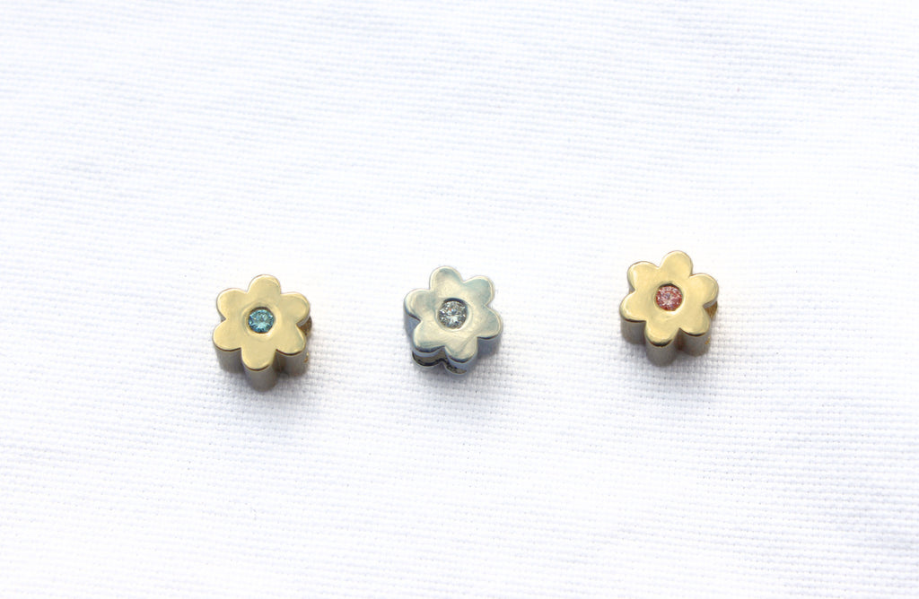 DAISY CHARM, silver