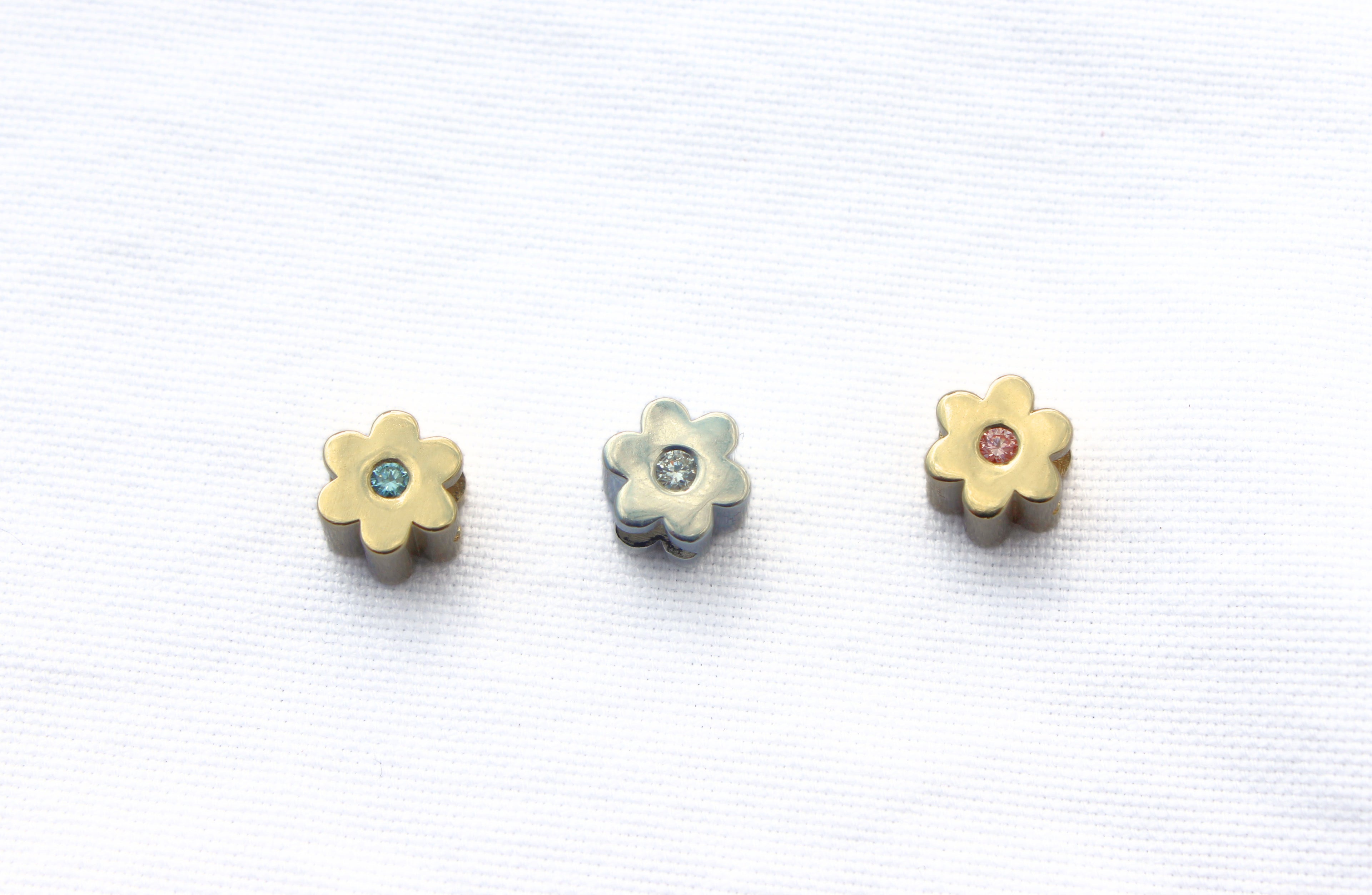 DAISY CHARM, silver